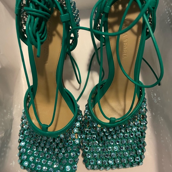 Never worn new with dust bags and original box - Picture 3 of 4